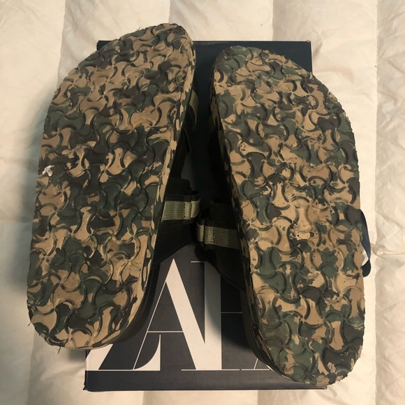 Zara Slides - Picture 3 of 6